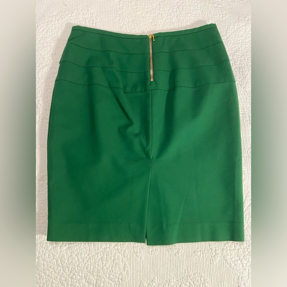 Green pencil skirt - Picture 2 of 4